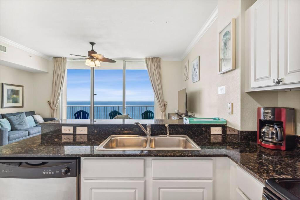 Ocean Front 29th Floor - Must Be 25 To Book * Panama Stadt